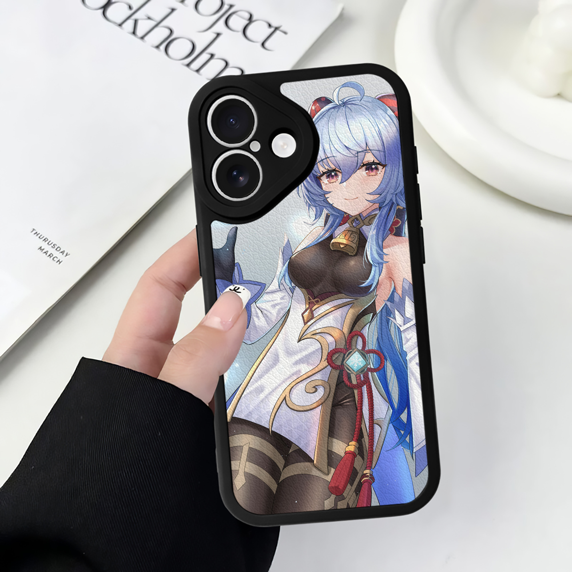 げんし神 genshin 【iPhone 16シリーズ対応】シリコンスマホケース（レザー調） 材質：シリコン